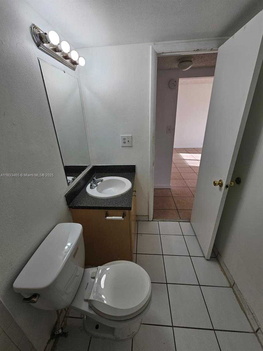 Small Image of 405 SOUTH PINE ISLAND RD #401D, Plantation Number 20