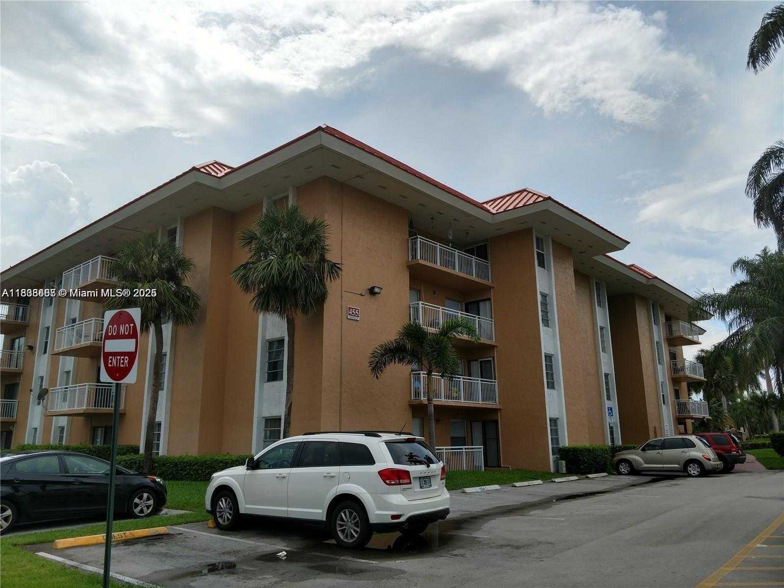 Small Image of 405 SOUTH PINE ISLAND RD #401D, Plantation Number 9
