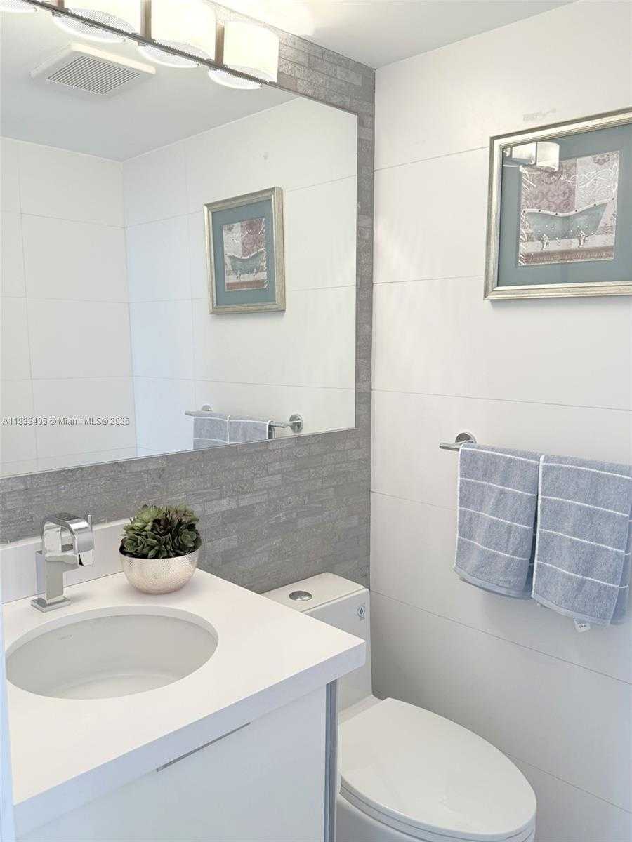 Small Image of 10275 COLLINS AVE #722, Bal Harbour Number 16