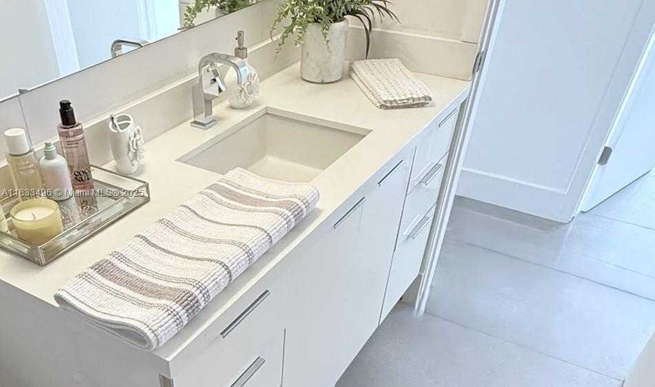 Small Image of 10275 COLLINS AVE #722, Bal Harbour Number 21