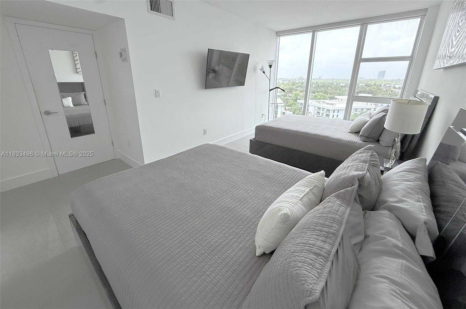 Small Image of 10275 COLLINS AVE #722, Bal Harbour Number 27