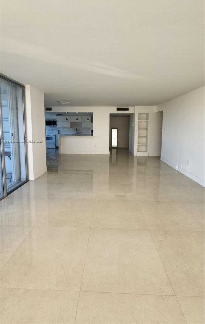 Small Image of 18051 Biscayne Blvd, Aventura, FL 33160, USA Number 5