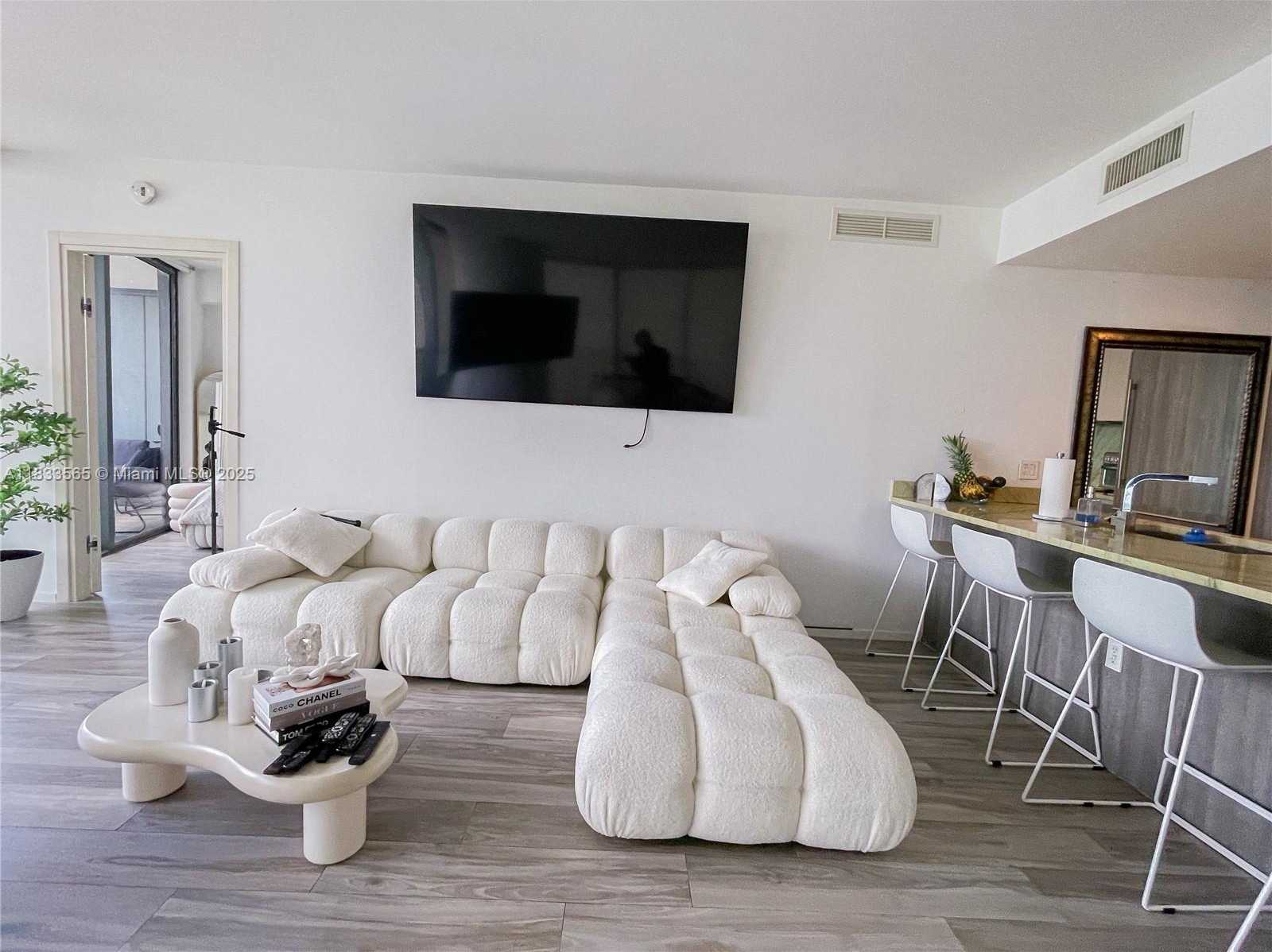 Small Image of 801 SOUTH MIAMI AVE #4204, Miami Number 18
