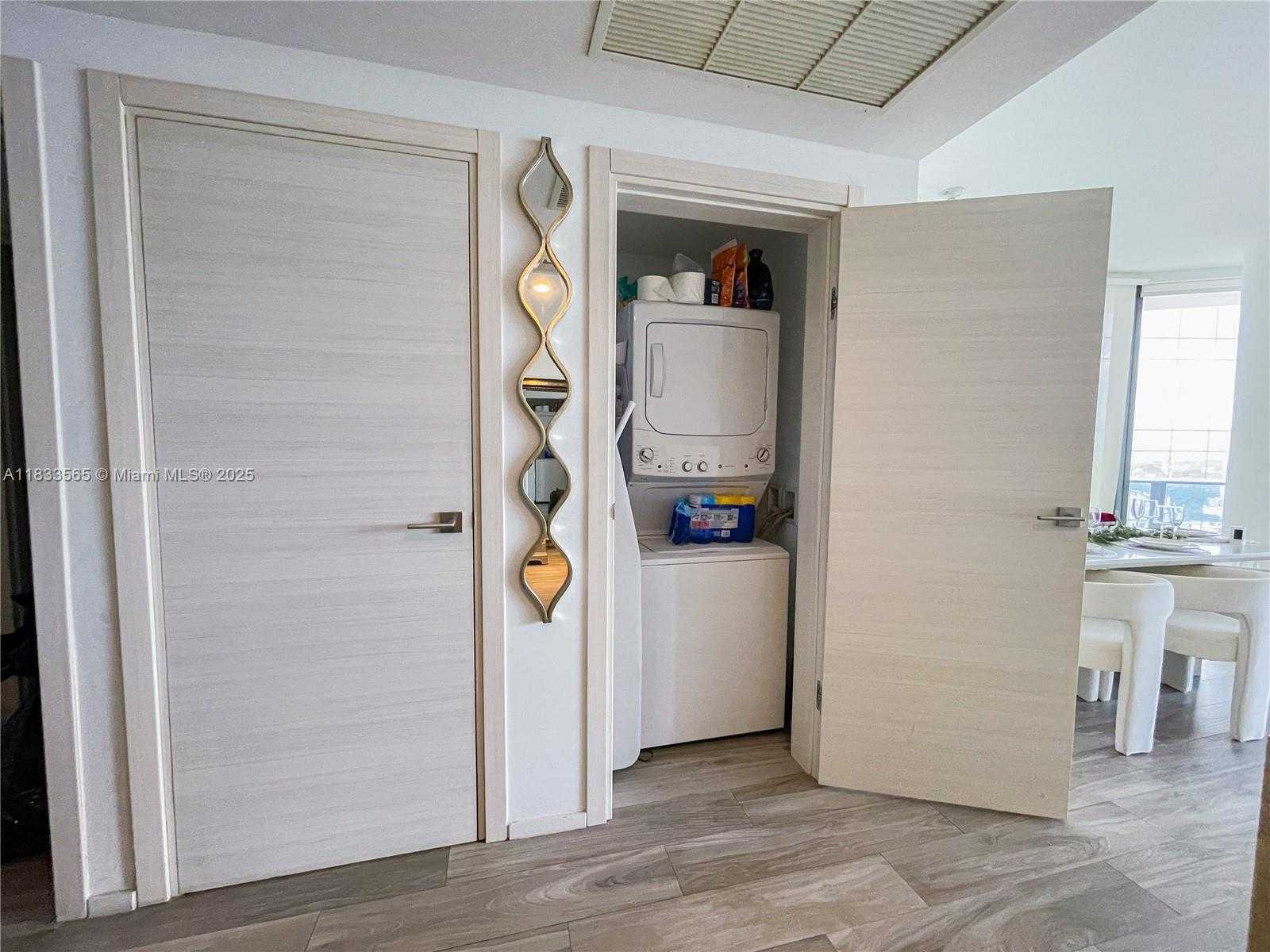 Small Image of 801 SOUTH MIAMI AVE #4204, Miami Number 23