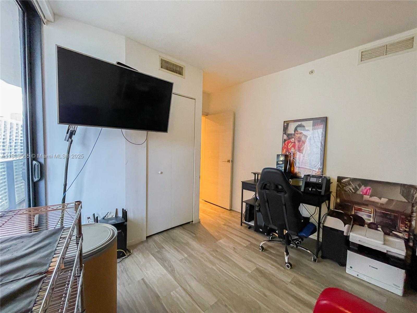 Small Image of 801 SOUTH MIAMI AVE #4204, Miami Number 31