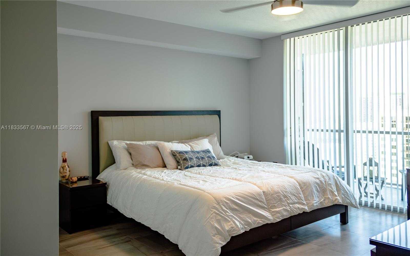Small Image of 1111 SOUTH WEST 1ST AVE #PH3822, Miami Number 19