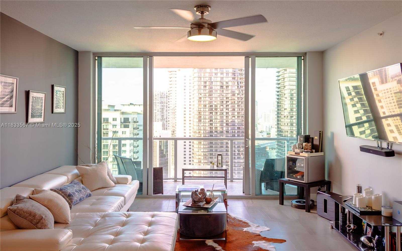 Small Image of 1111 SOUTH WEST 1ST AVE #PH3822, Miami Number 3