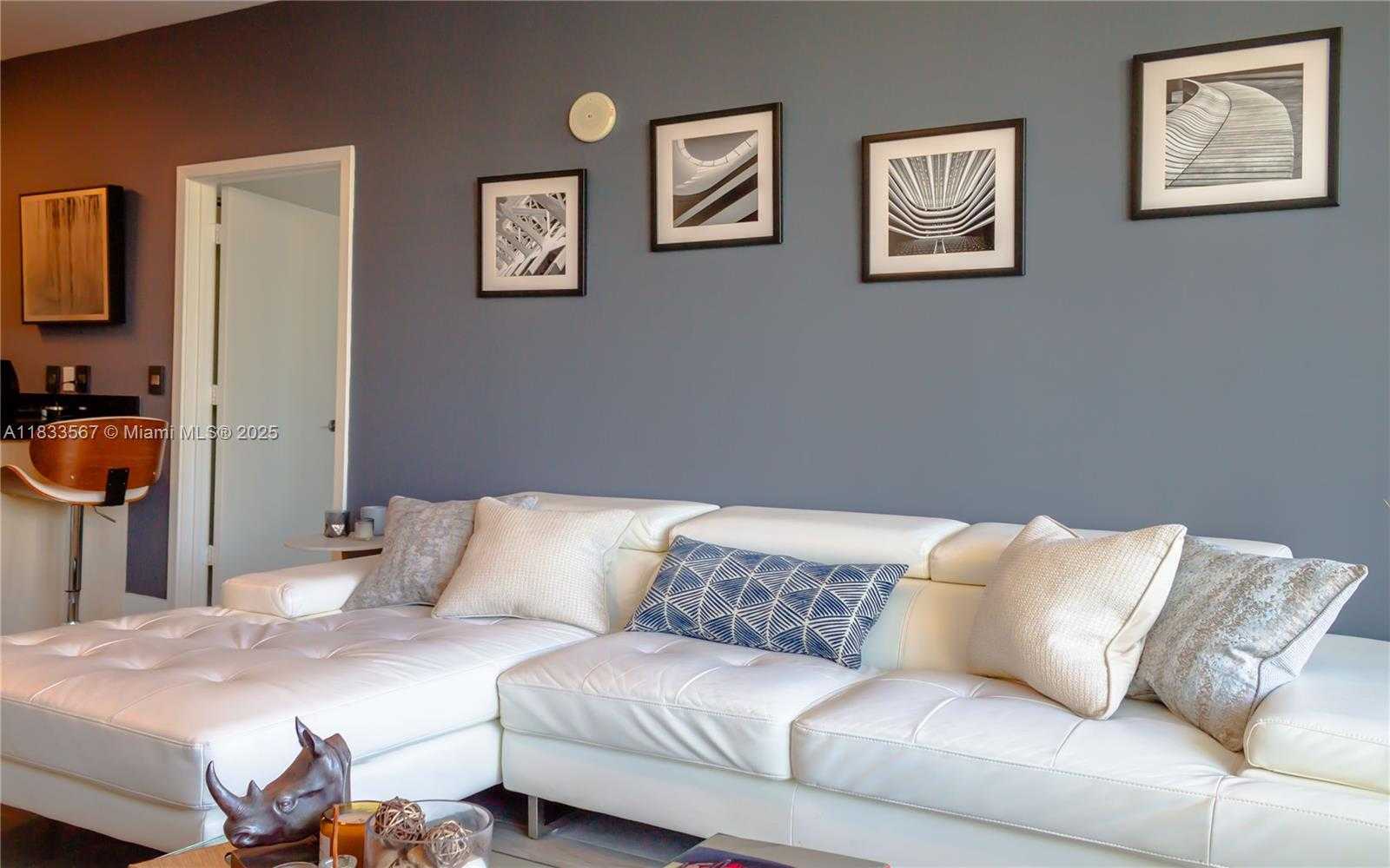 Small Image of 1111 SOUTH WEST 1ST AVE #PH3822, Miami Number 5