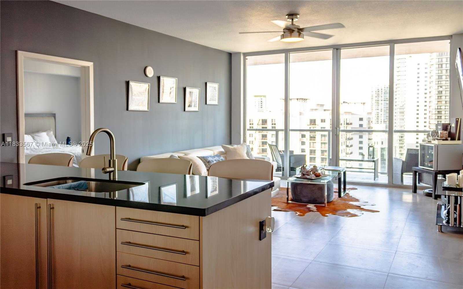 Small Image of 1111 SOUTH WEST 1ST AVE #PH3822, Miami Number 8