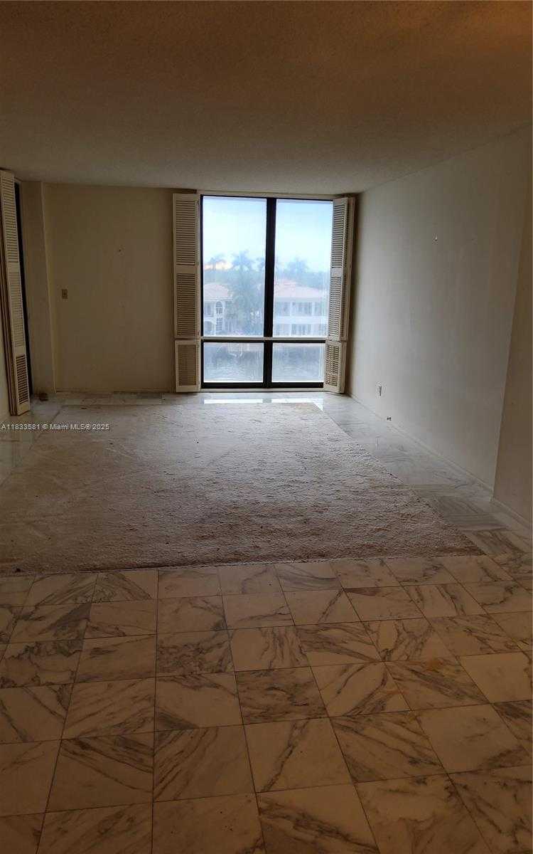 Small Image of 1600 SOUTH OCEAN DR #5B, Hollywood Number 4