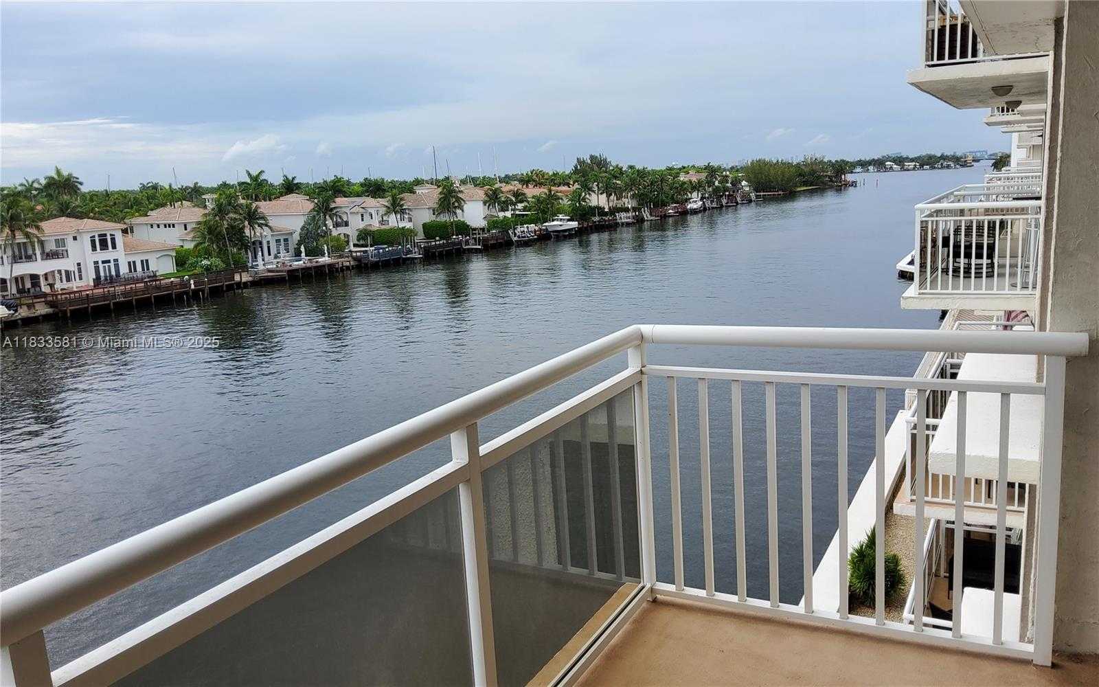 Small Image of 1600 SOUTH OCEAN DR #5B, Hollywood Number 7