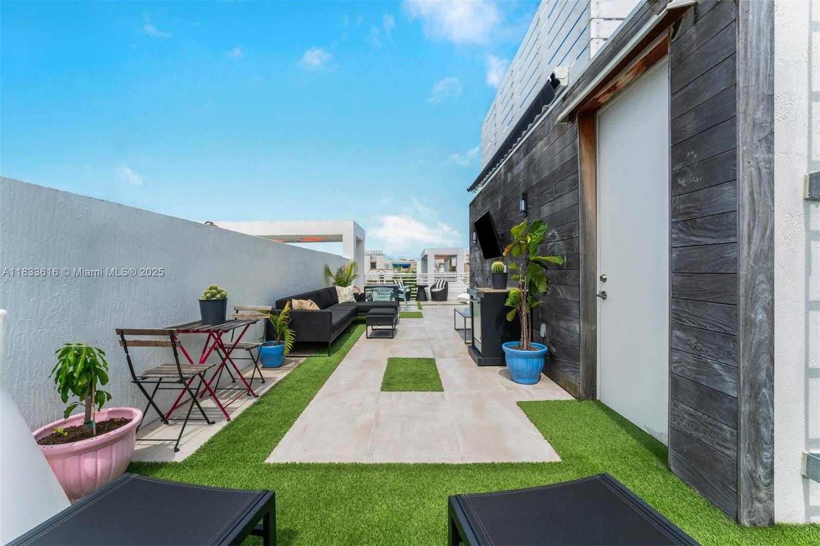 Small Image of 455 NORTH EAST 39TH ST #105, Miami Number 25