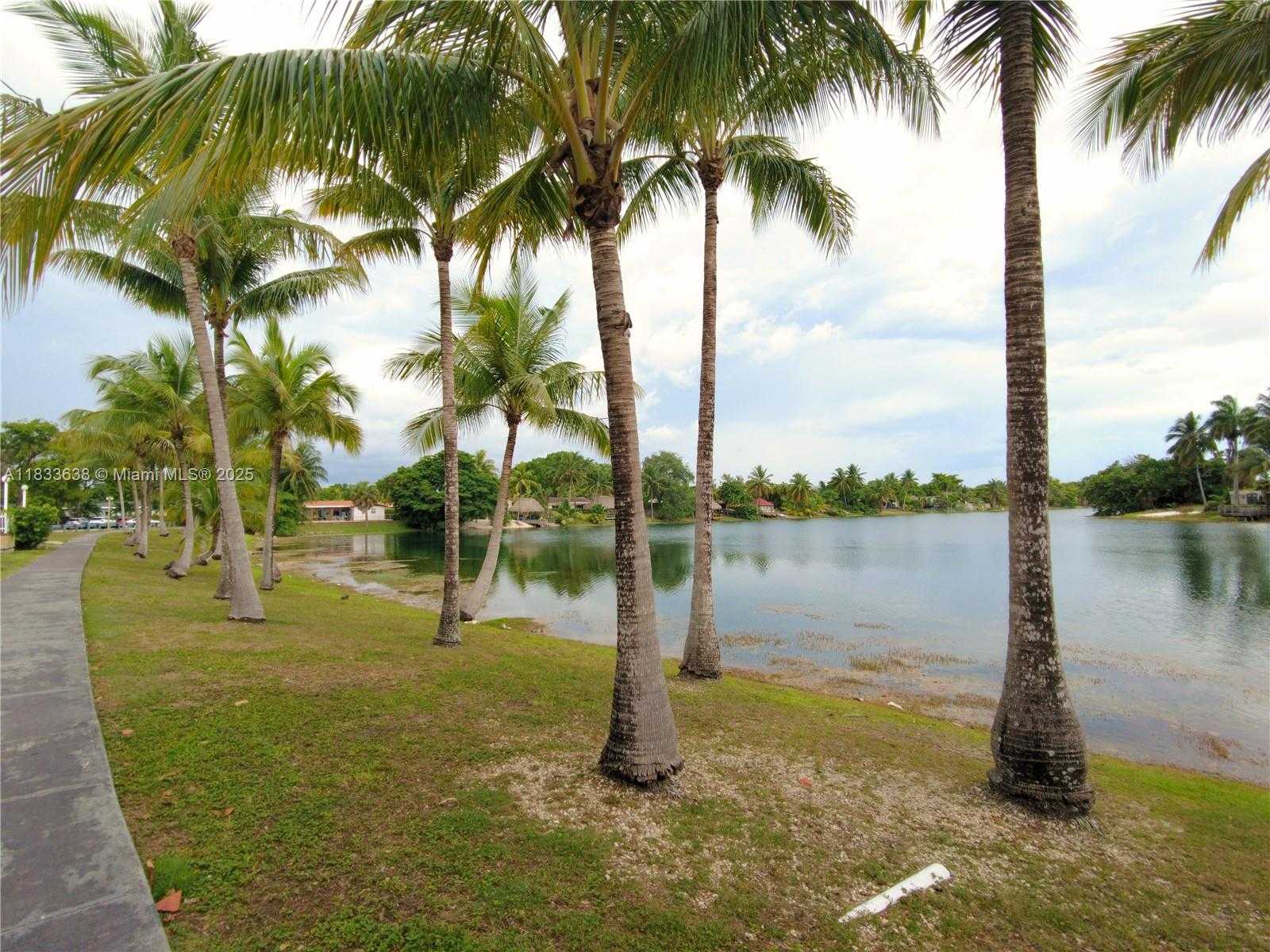 Small Image of 14311 N Kendall Dr, Miami, FL 33186, USA Number 15
