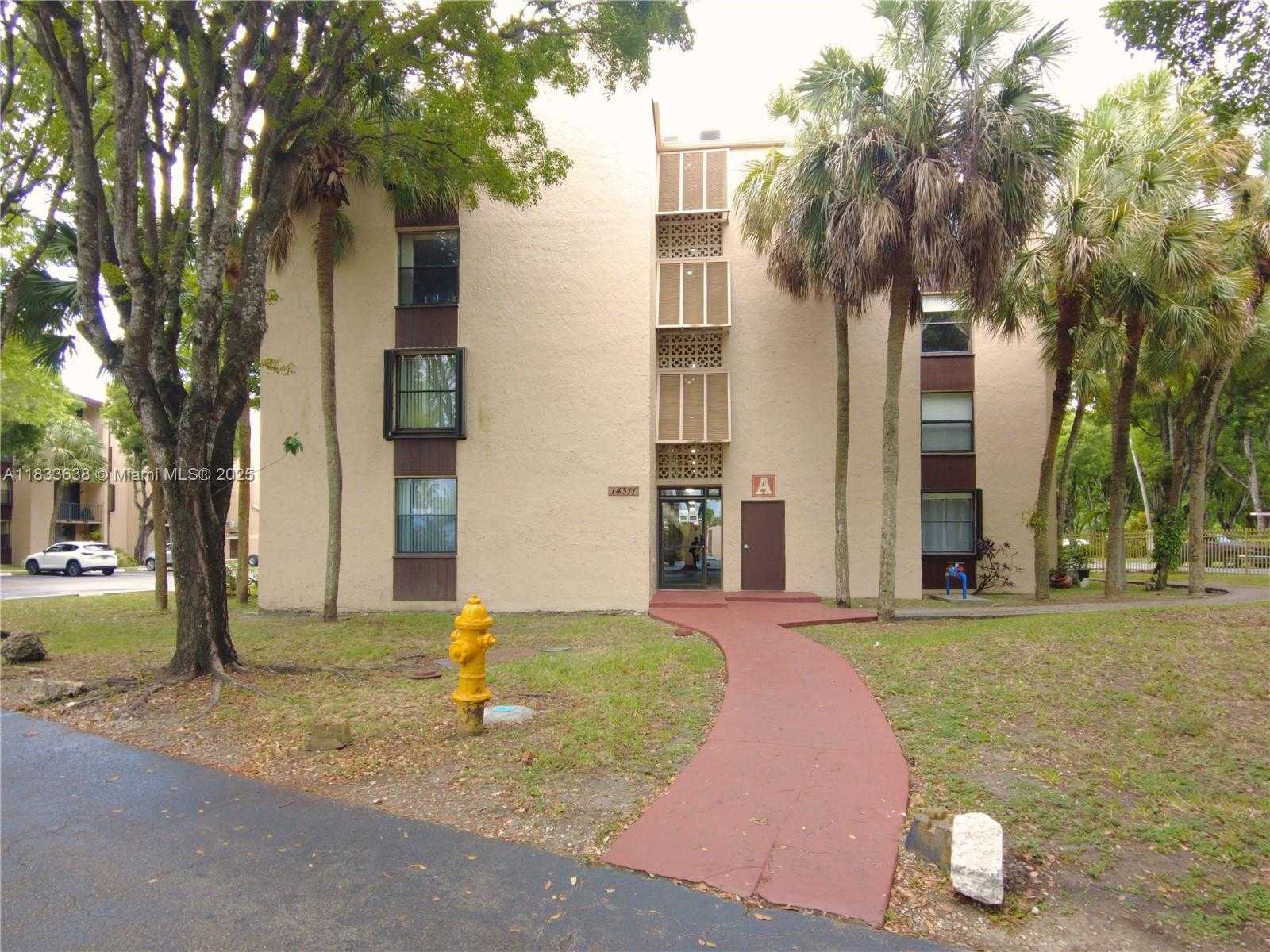 Small Image of 14311 N Kendall Dr, Miami, FL 33186, USA Number 19