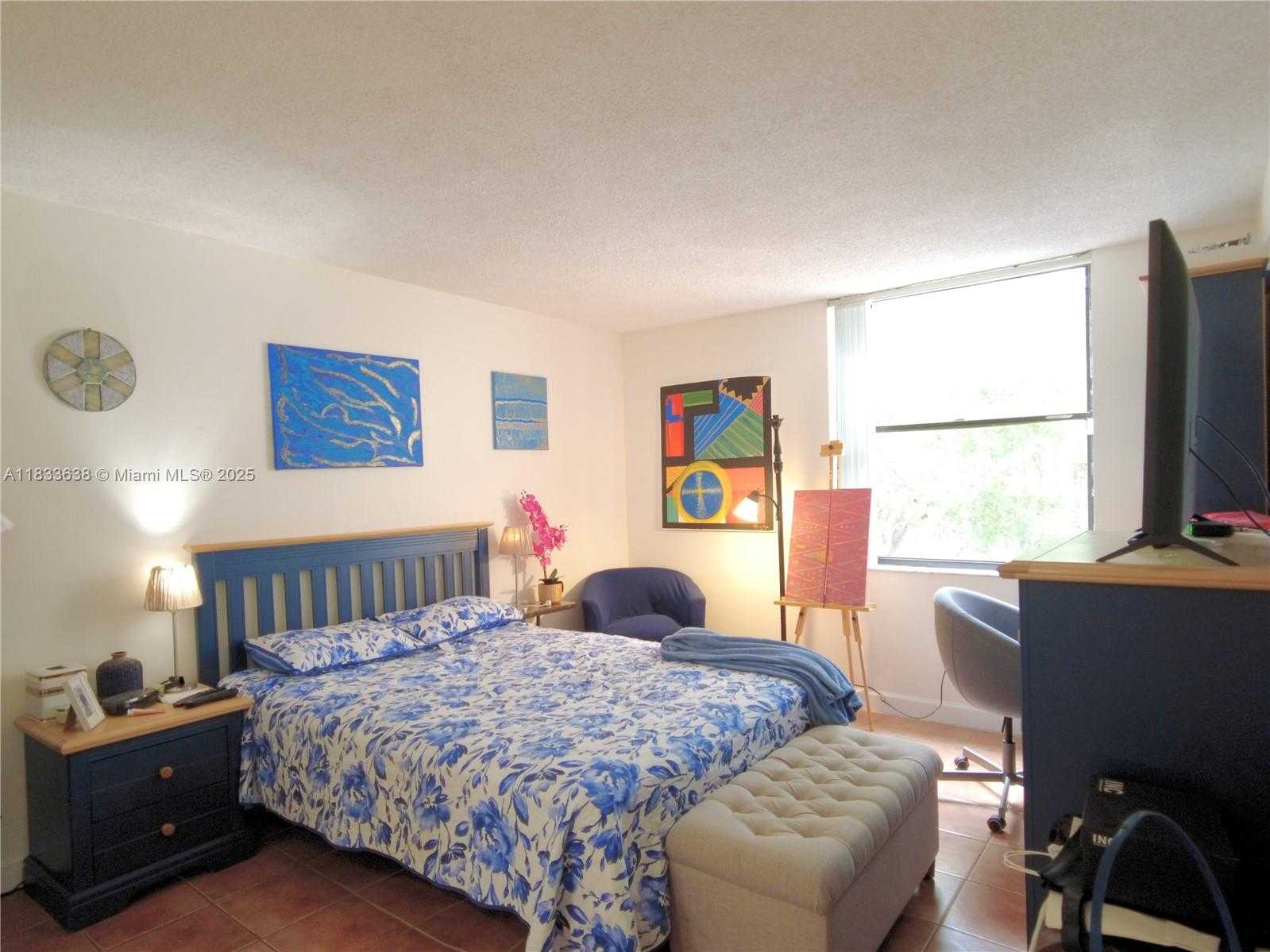 Small Image of 14311 N Kendall Dr, Miami, FL 33186, USA Number 2
