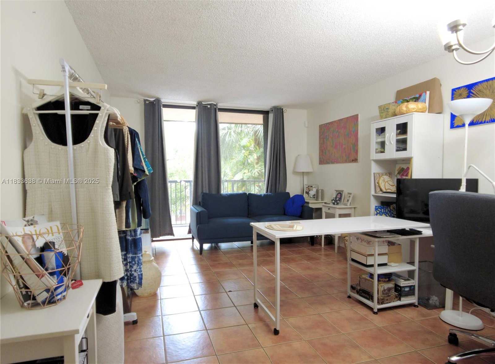 Small Image of 14311 N Kendall Dr, Miami, FL 33186, USA Number 5