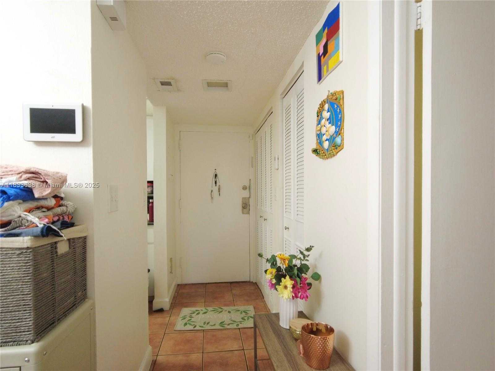 Small Image of 14311 N Kendall Dr, Miami, FL 33186, USA Number 9