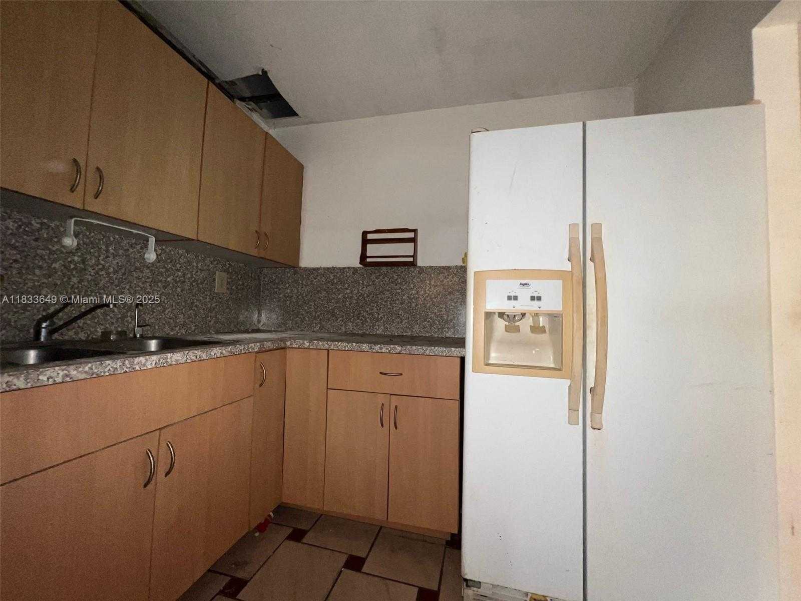 Small Image of 1555 WEST 44TH PL #103, Hialeah Number 10