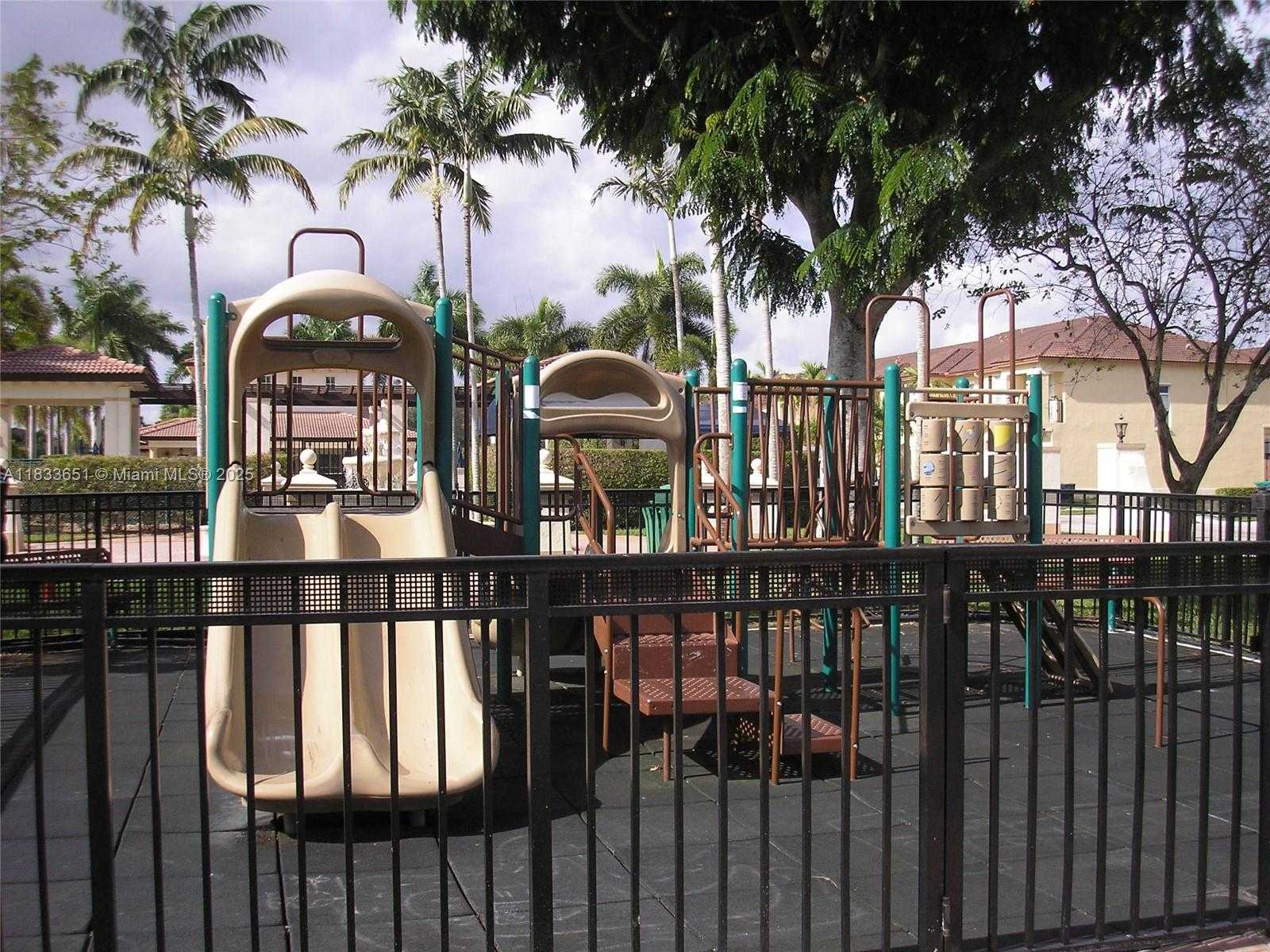 Small Image of 12846 SOUTH WEST 135TH ST, Miami Number 21