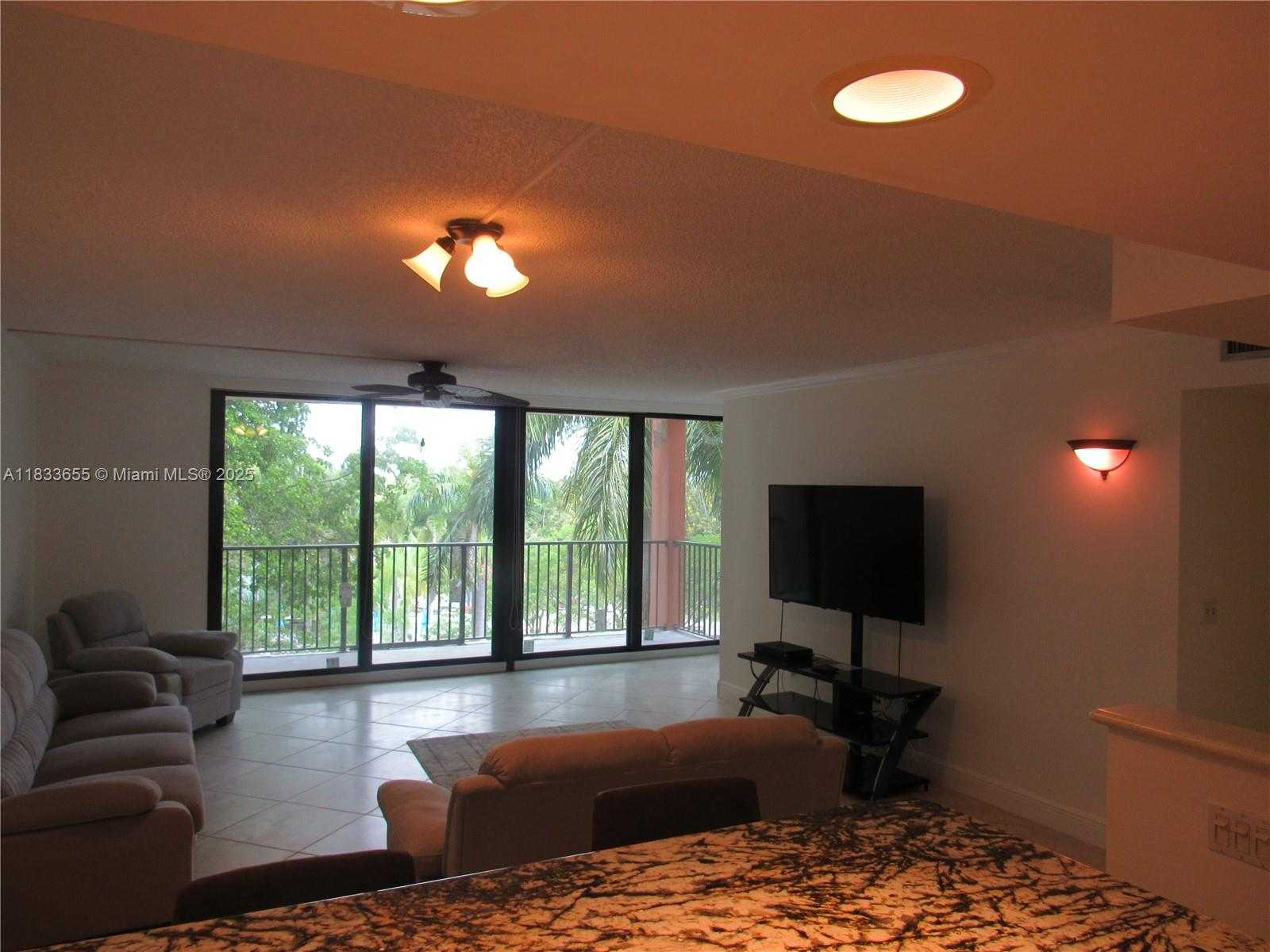 Small Image of 1101 RIVER REACH DR #418, Fort Lauderdale Number 4