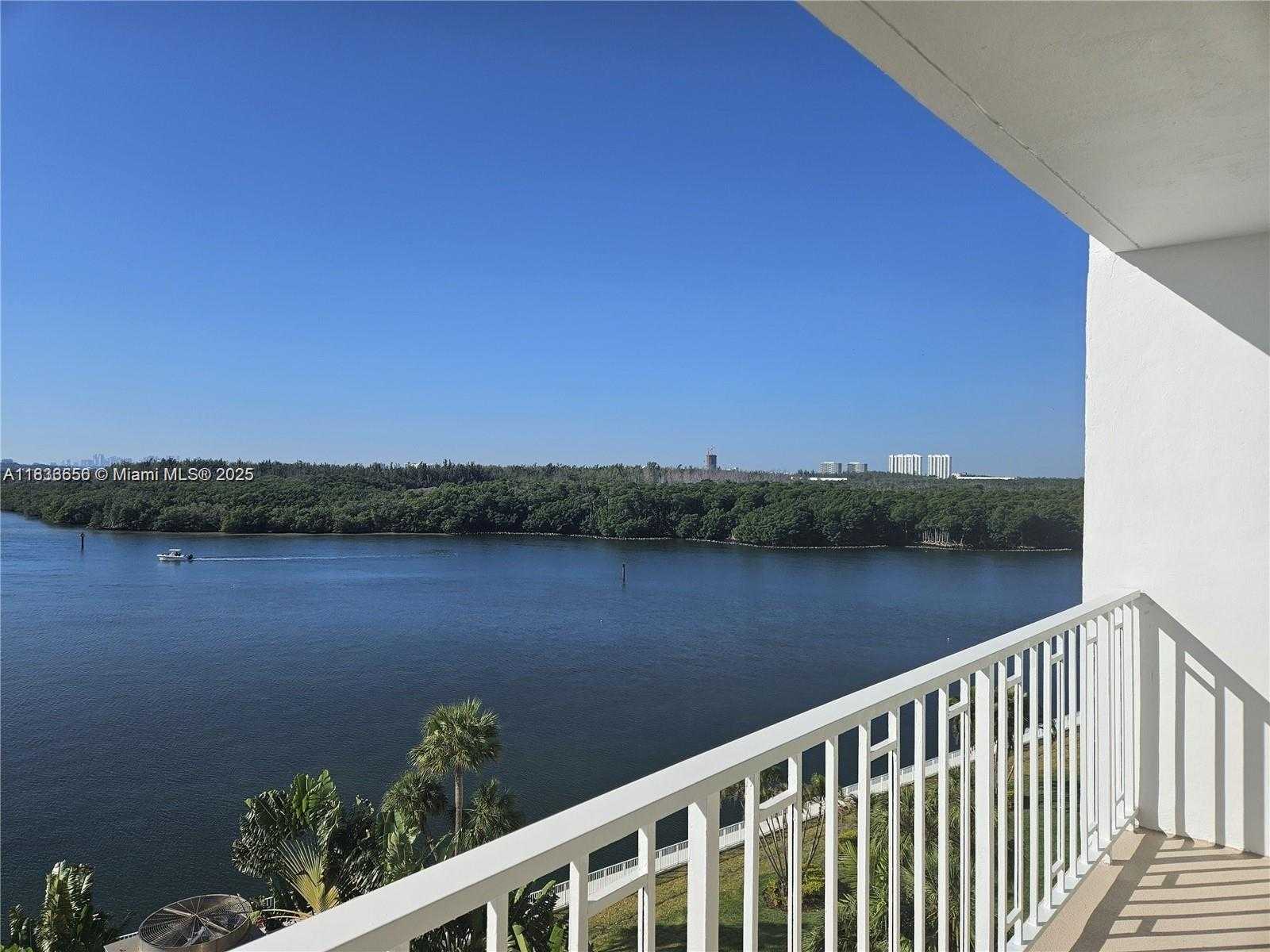 Small Image of 500 BAYVIEW DR #732, Sunny Isles Beach Number 15