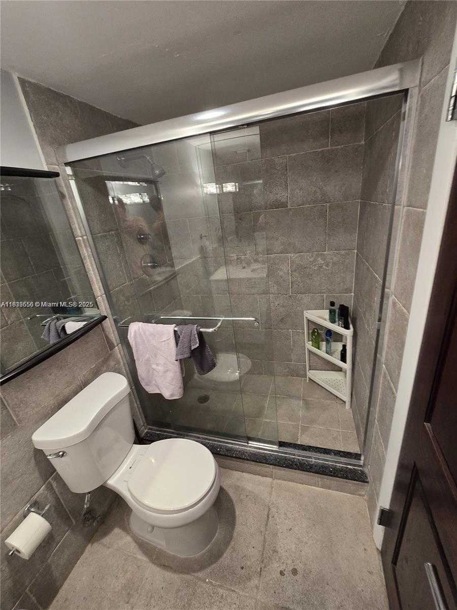 Small Image of 500 BAYVIEW DR #732, Sunny Isles Beach Number 18