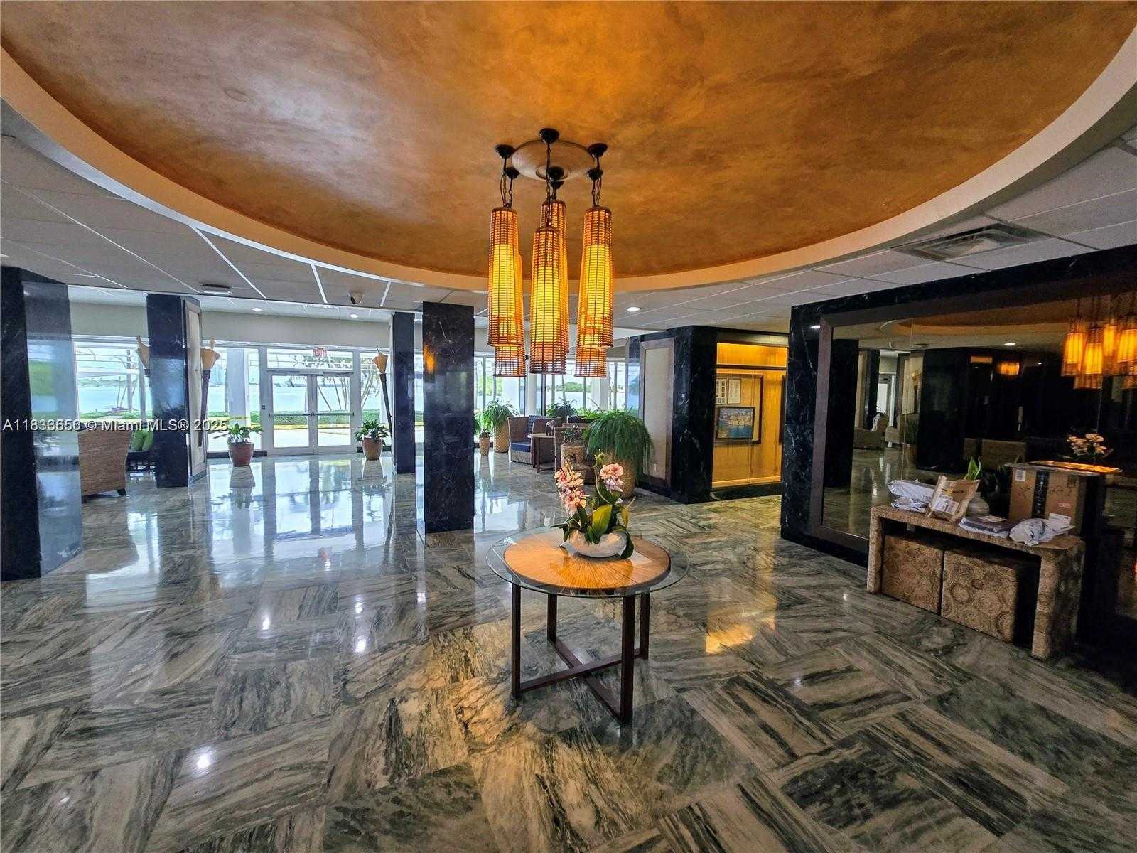 Small Image of 500 BAYVIEW DR #732, Sunny Isles Beach Number 2
