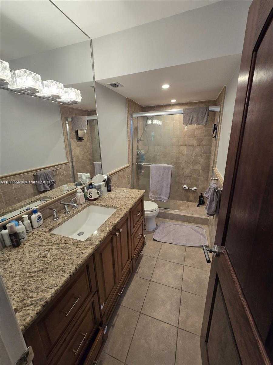 Small Image of 500 BAYVIEW DR #732, Sunny Isles Beach Number 21