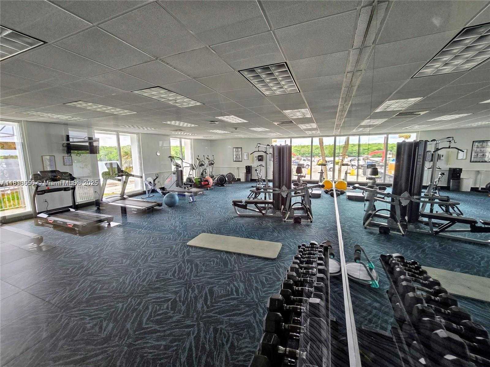 Small Image of 500 BAYVIEW DR #732, Sunny Isles Beach Number 22