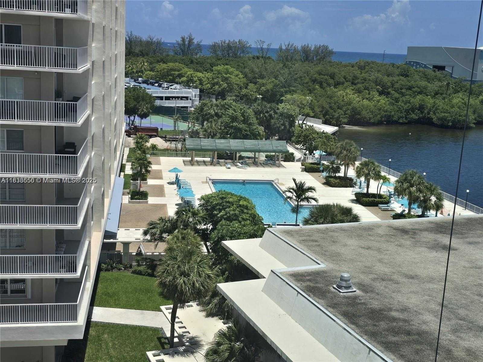 Small Image of 500 BAYVIEW DR #732, Sunny Isles Beach Number 24