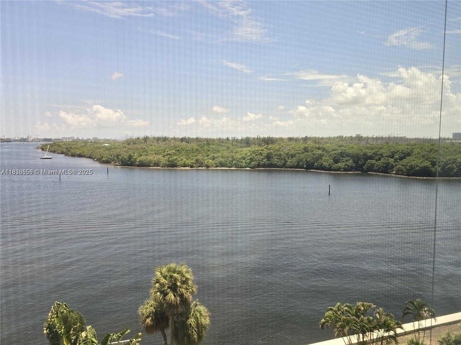 Small Image of 500 BAYVIEW DR #732, Sunny Isles Beach Number 27