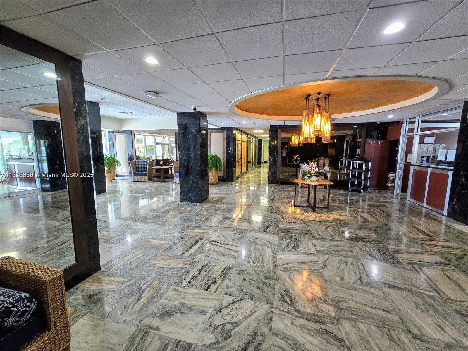 Small Image of 500 BAYVIEW DR #732, Sunny Isles Beach Number 4