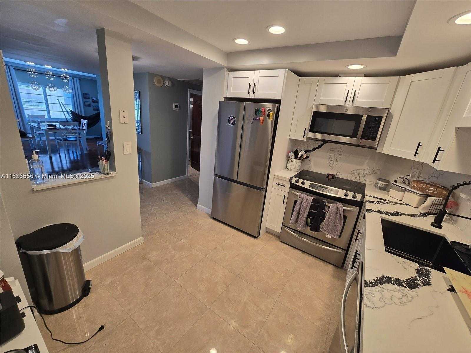 Small Image of 500 BAYVIEW DR #732, Sunny Isles Beach Number 9