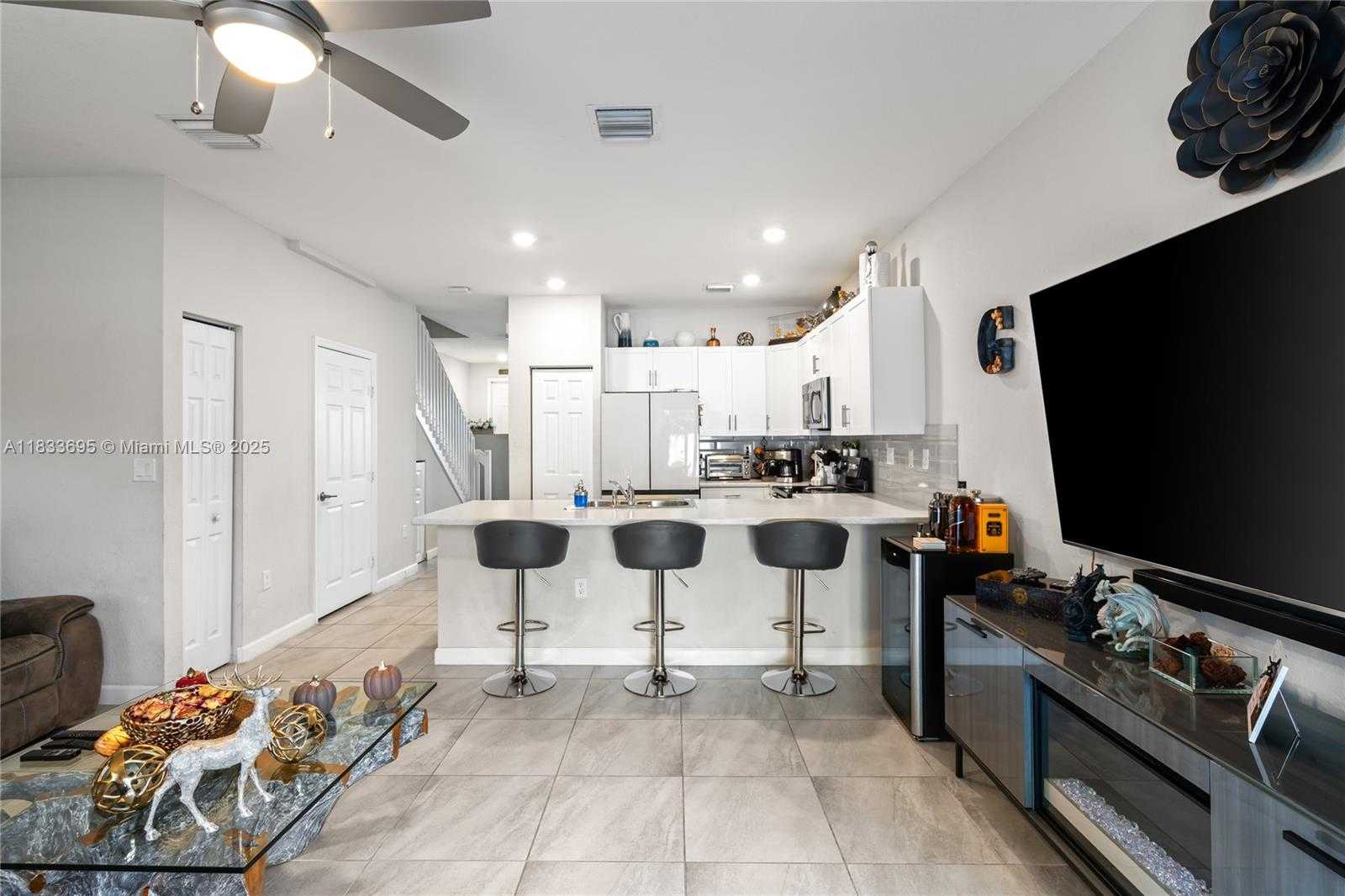 Small Image of 10468 WEST 33RD LN, Hialeah Number 26