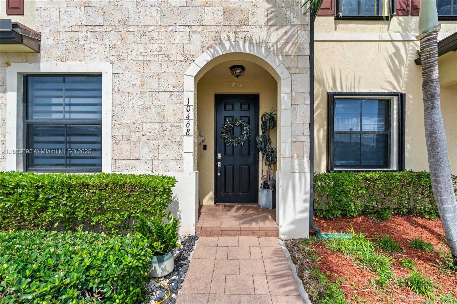 Small Image of 10468 WEST 33RD LN, Hialeah Number 3