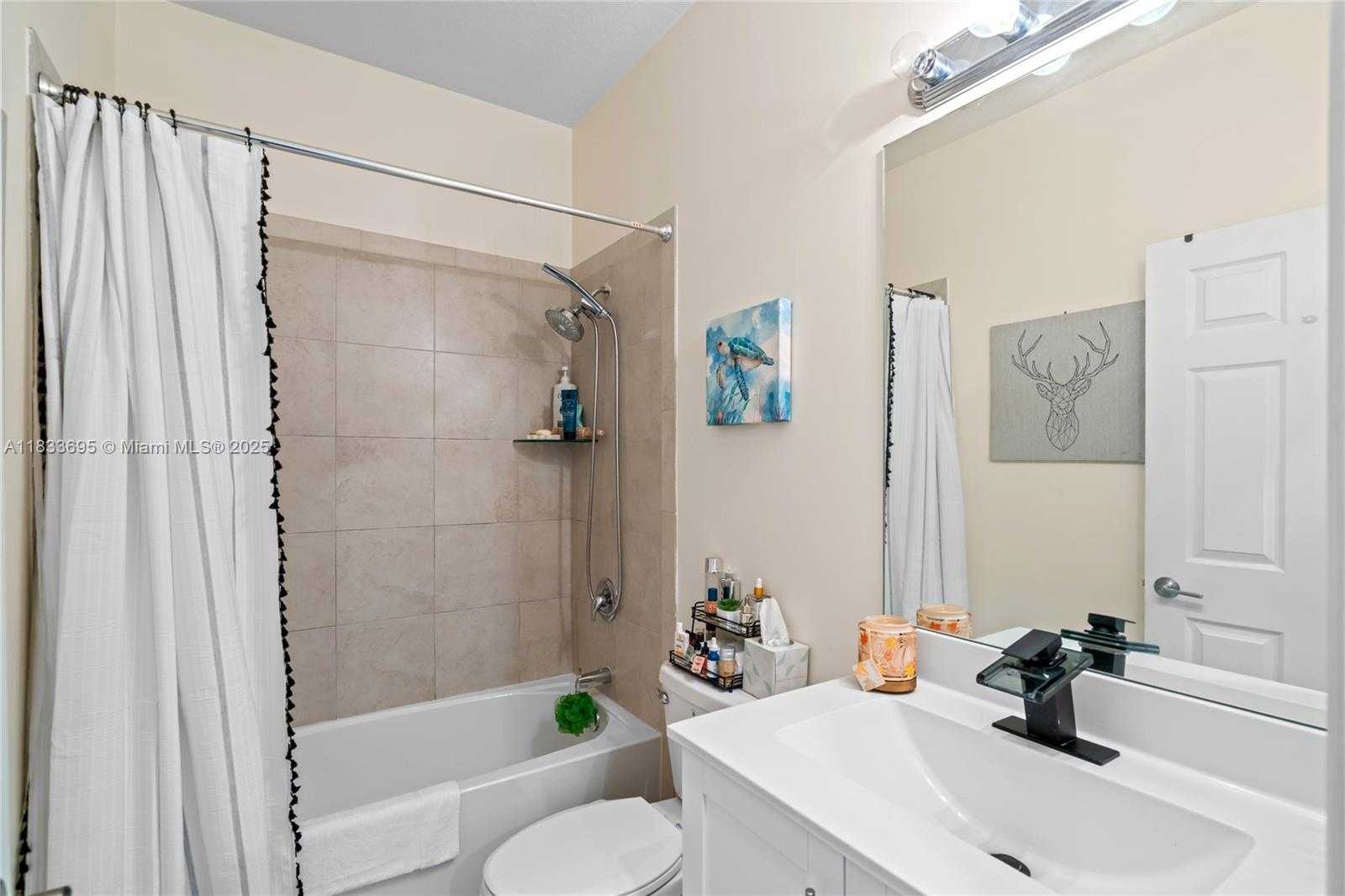Small Image of 10468 WEST 33RD LN, Hialeah Number 46