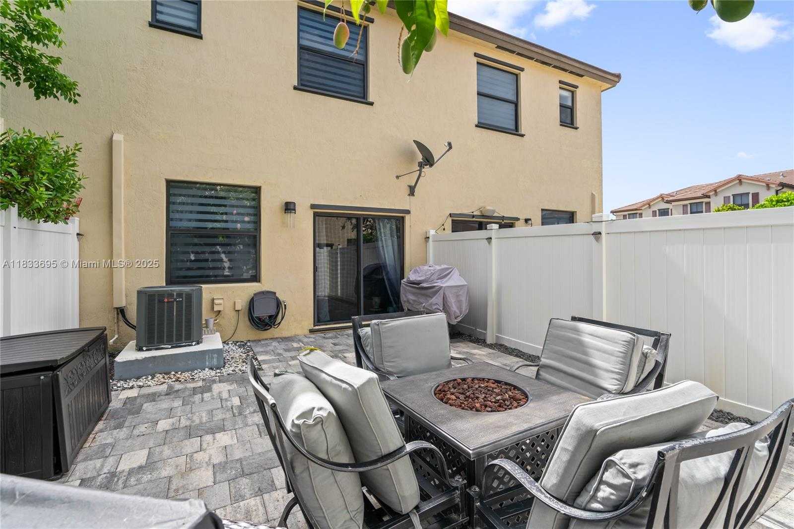Small Image of 10468 WEST 33RD LN, Hialeah Number 47