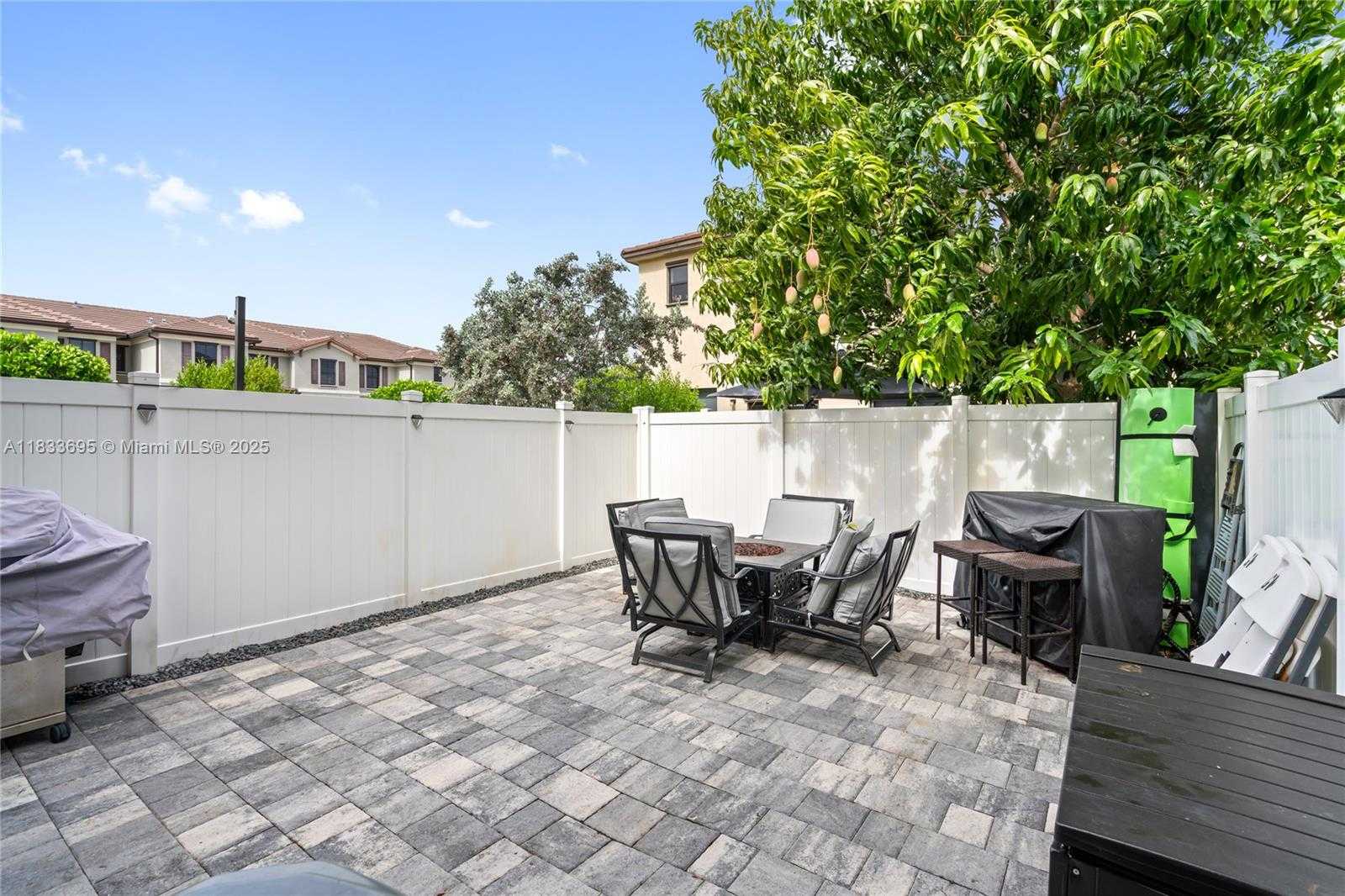 Small Image of 10468 WEST 33RD LN, Hialeah Number 48