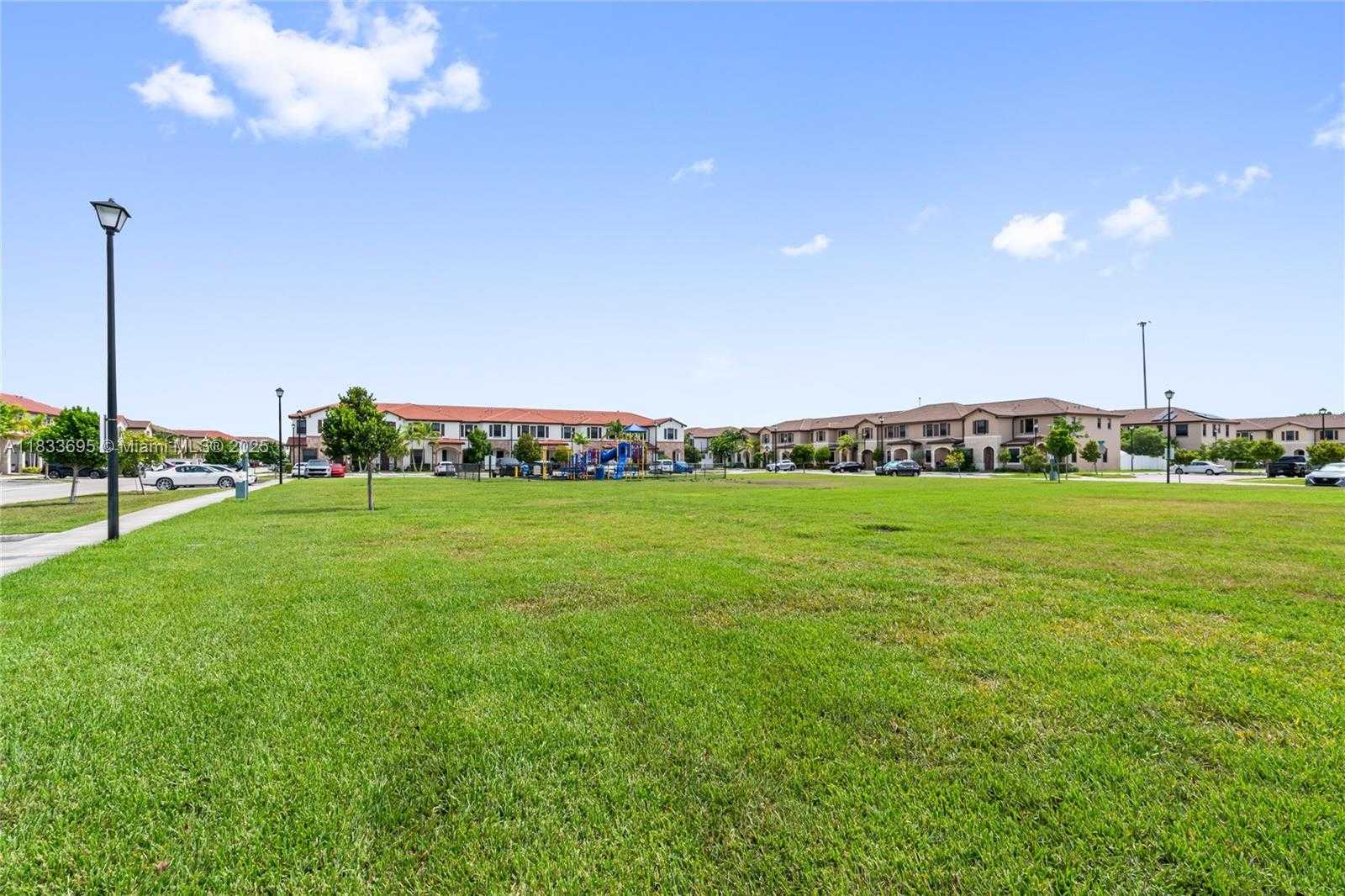 Small Image of 10468 WEST 33RD LN, Hialeah Number 52