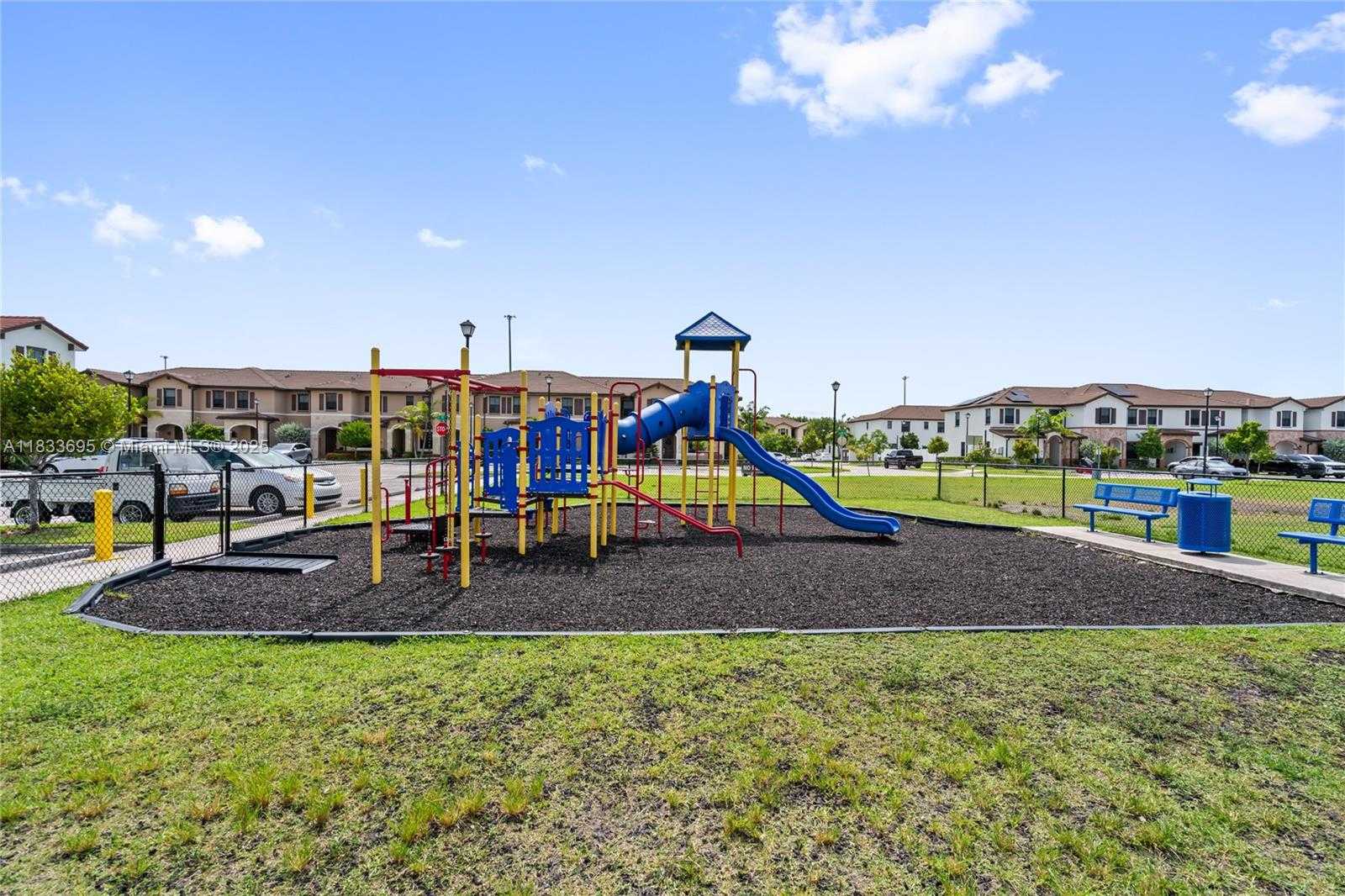 Small Image of 10468 WEST 33RD LN, Hialeah Number 53