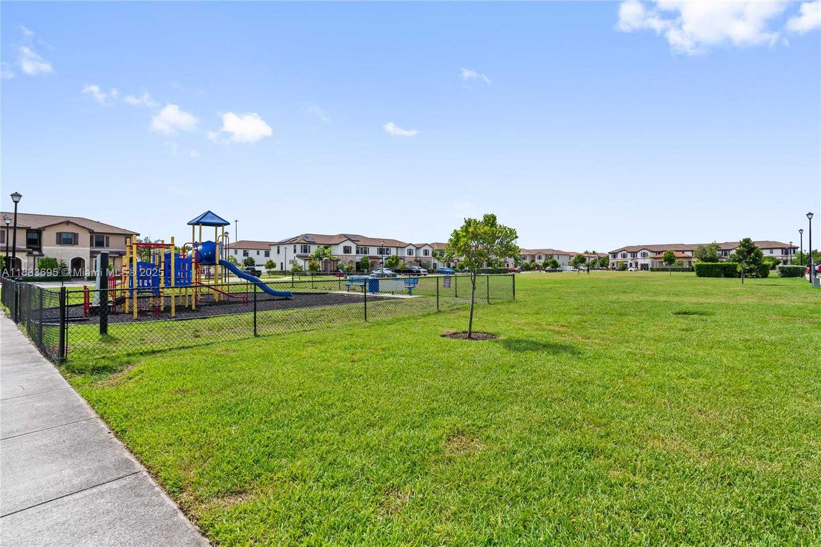 Small Image of 10468 WEST 33RD LN, Hialeah Number 54