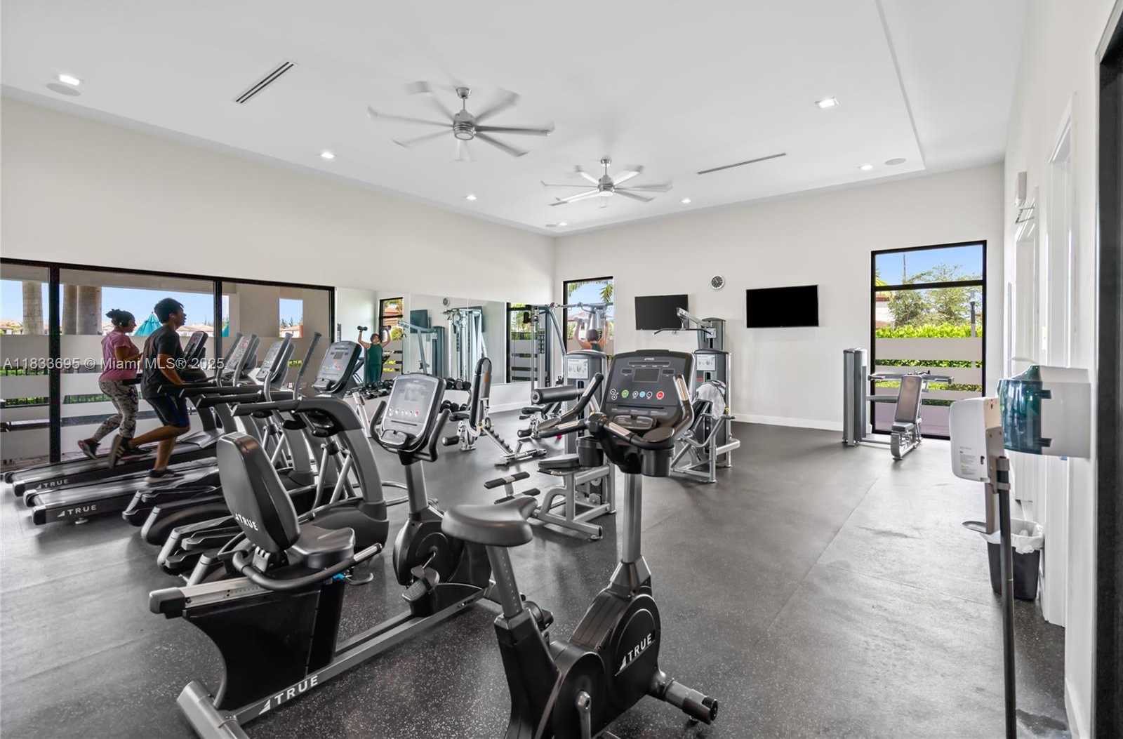 Small Image of 10468 WEST 33RD LN, Hialeah Number 59