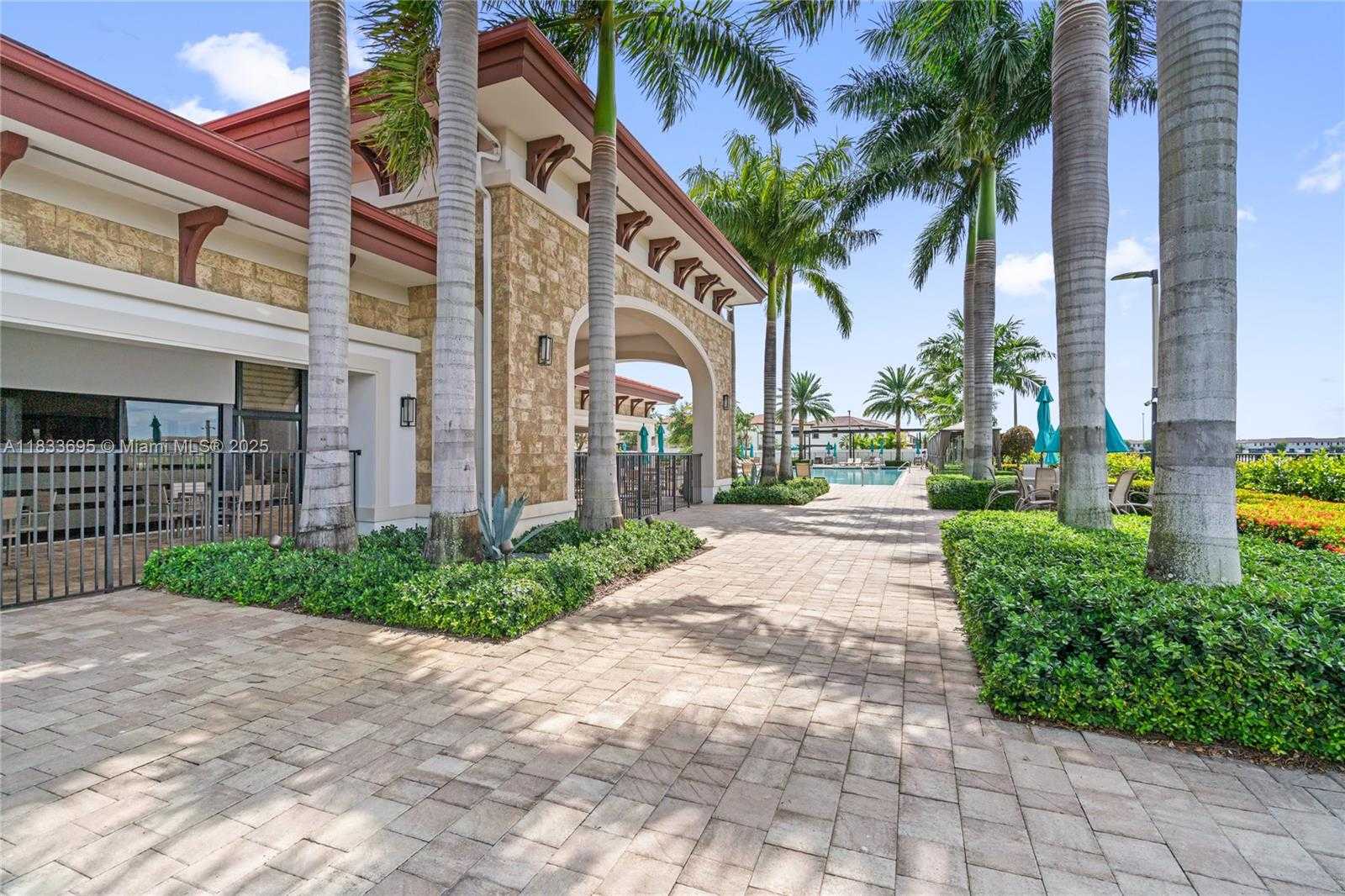 Small Image of 10468 WEST 33RD LN, Hialeah Number 61