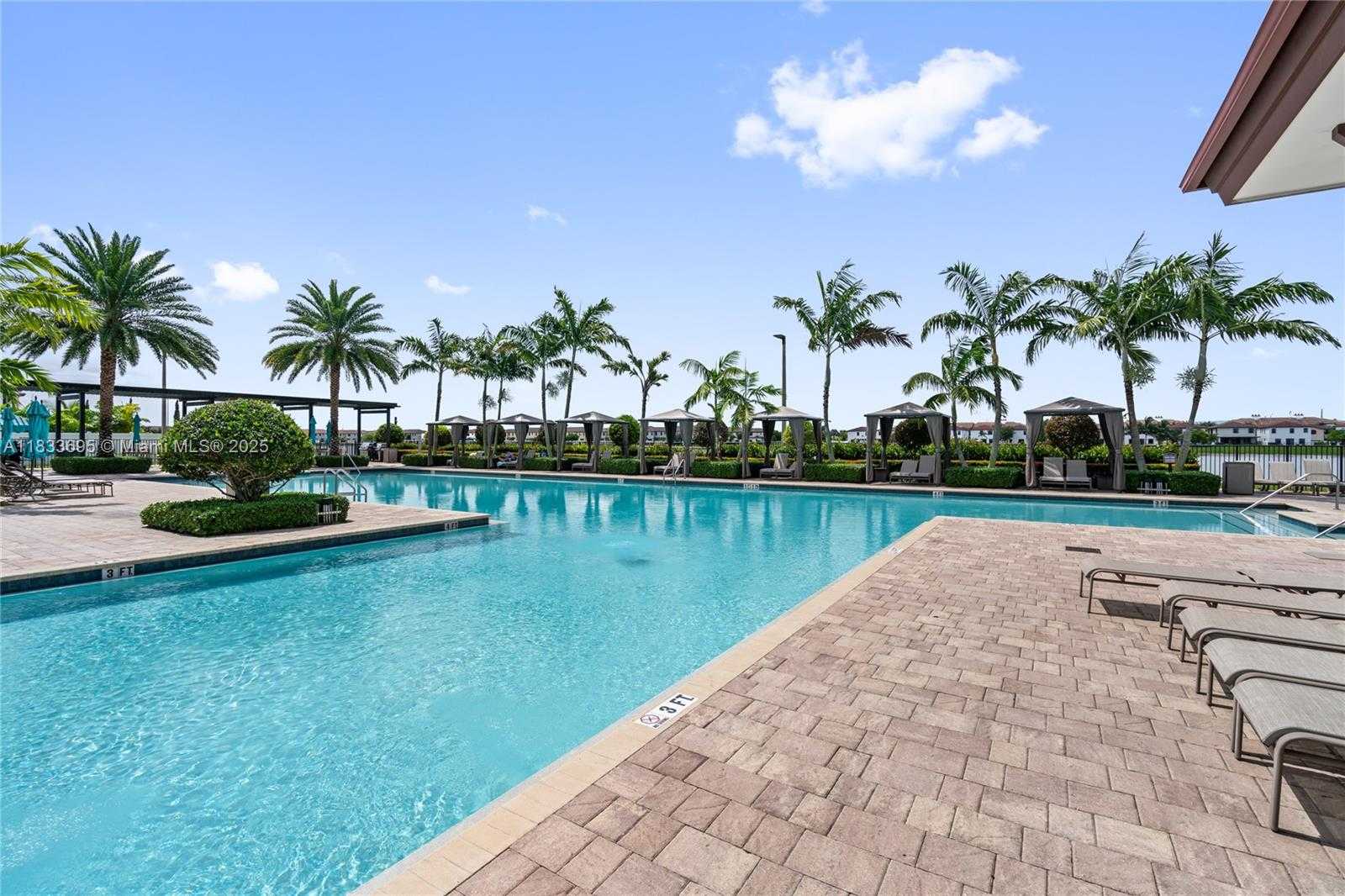 Small Image of 10468 WEST 33RD LN, Hialeah Number 65