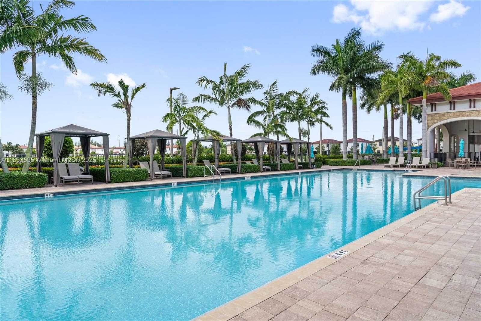 Small Image of 10468 WEST 33RD LN, Hialeah Number 67
