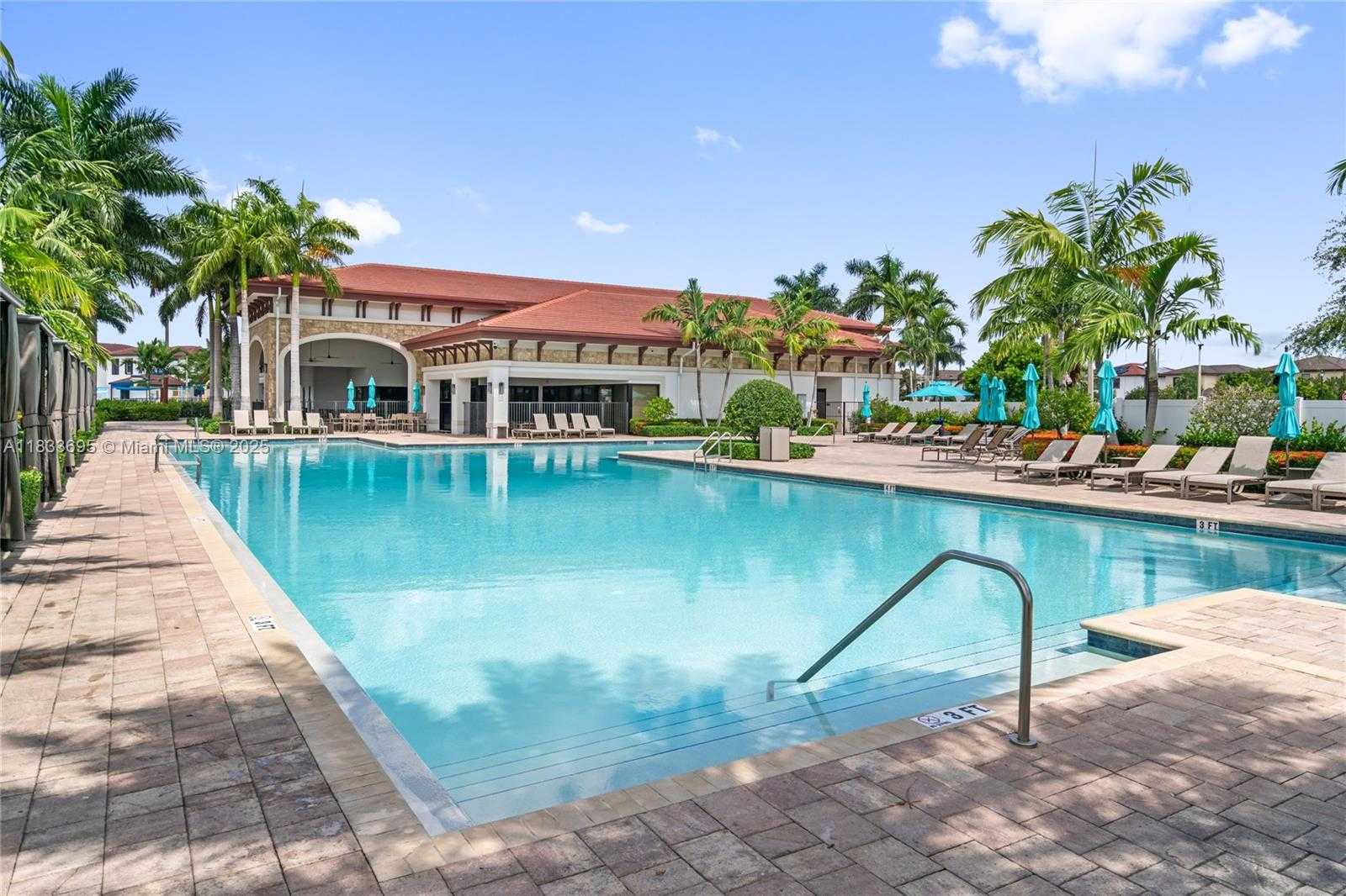 Small Image of 10468 WEST 33RD LN, Hialeah Number 68