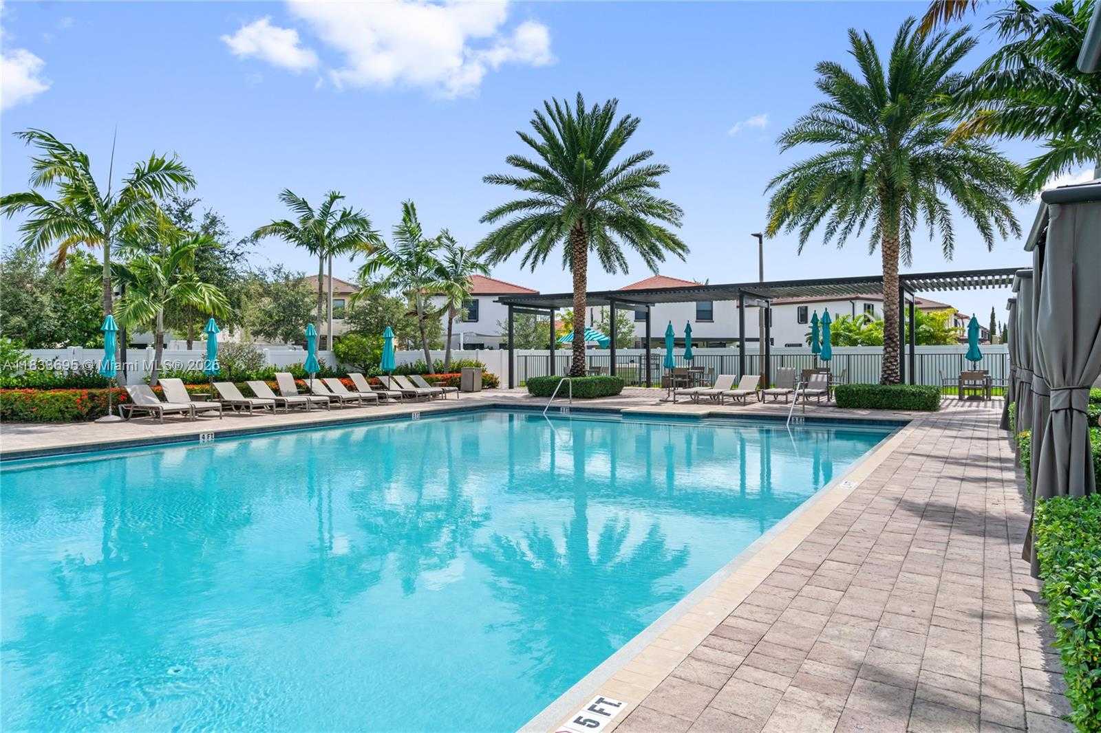 Small Image of 10468 WEST 33RD LN, Hialeah Number 69
