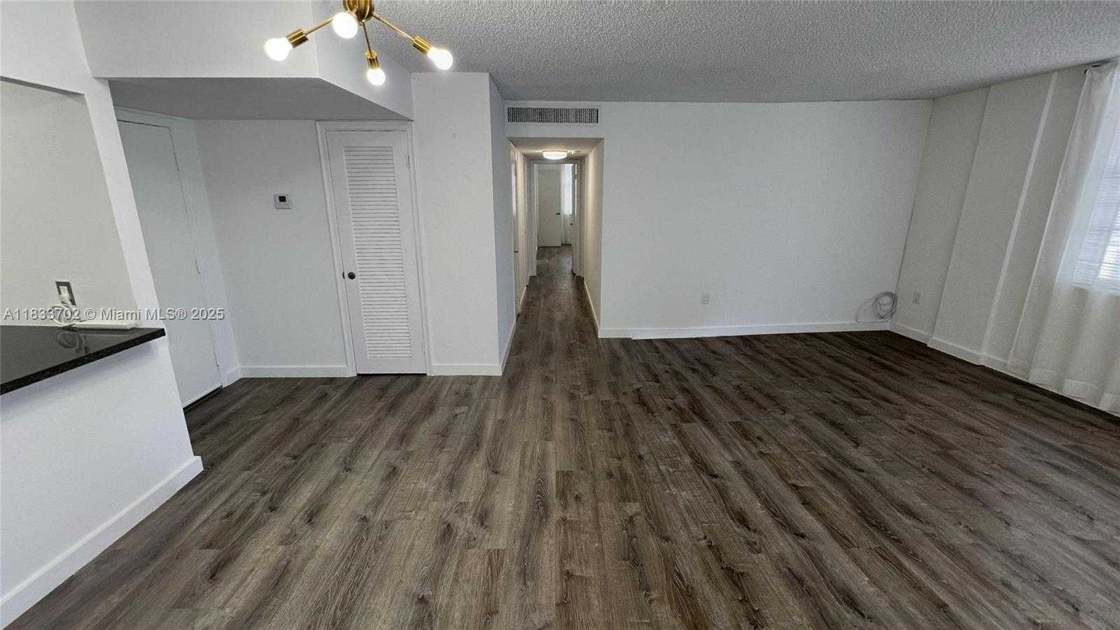 Small Image of 1020 MERIDIAN AVE #201, Miami Beach Number 10