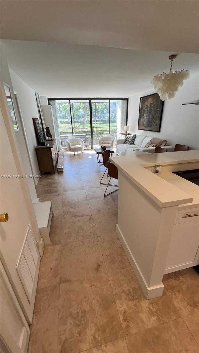 Small Image of 20500 E Country Club Dr, Aventura, FL 33180, USA Number 2