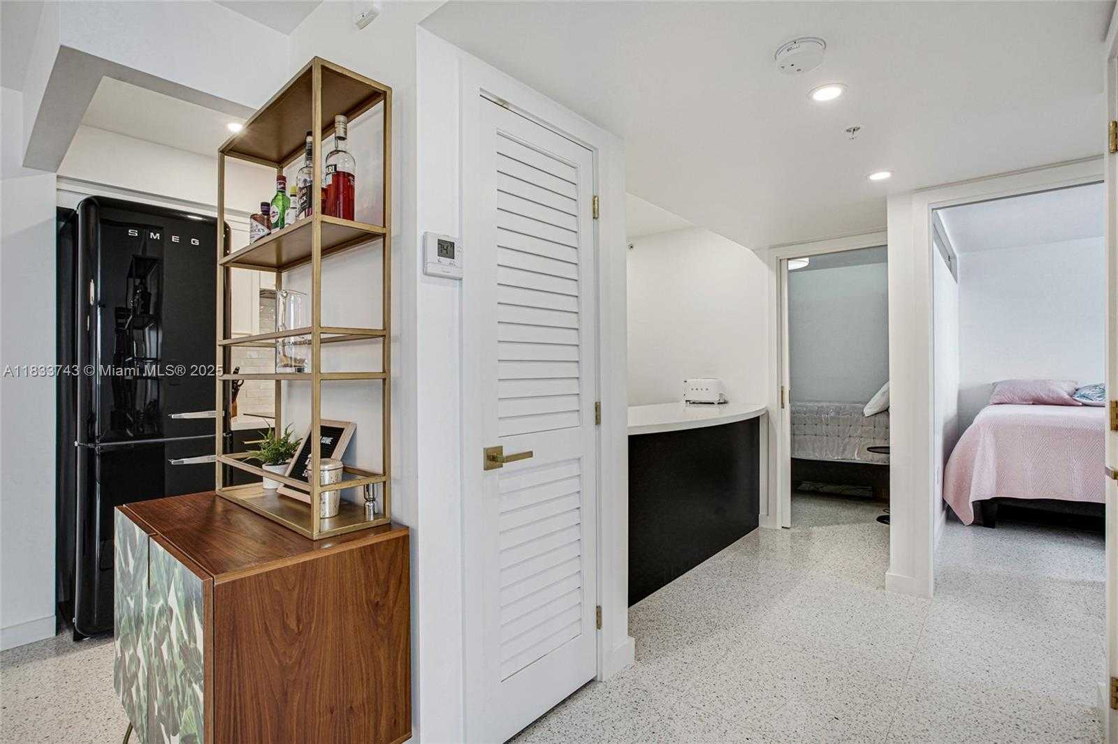 Small Image of 1621 COLLINS AVE #504C, Miami Beach Number 10
